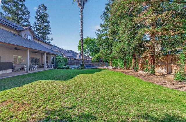 2976 Holly Avenue, Clovis, CA 93611