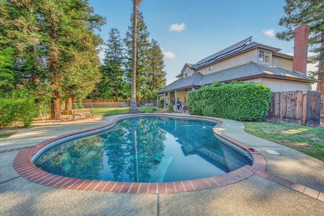 2976 Holly Avenue, Clovis, CA 93611