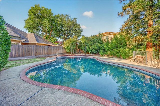 2976 Holly Avenue, Clovis, CA 93611