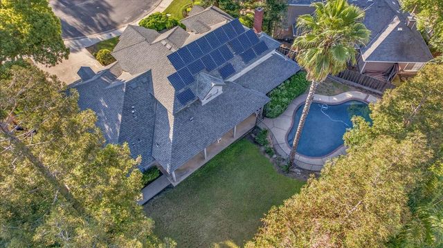 2976 Holly Avenue, Clovis, CA 93611