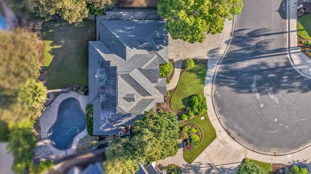 2976 Holly Avenue, Clovis, CA 93611
