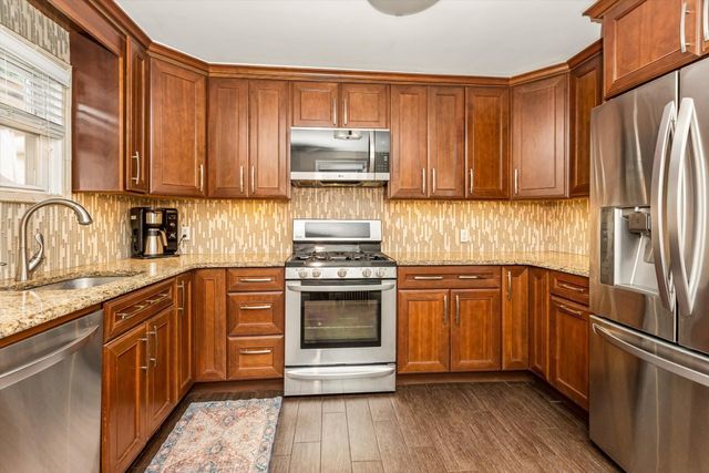 535 FREEMAN ST, Lyndhurst, NJ 07071