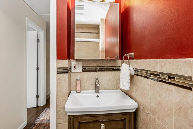 535 FREEMAN ST, Lyndhurst, NJ 07071