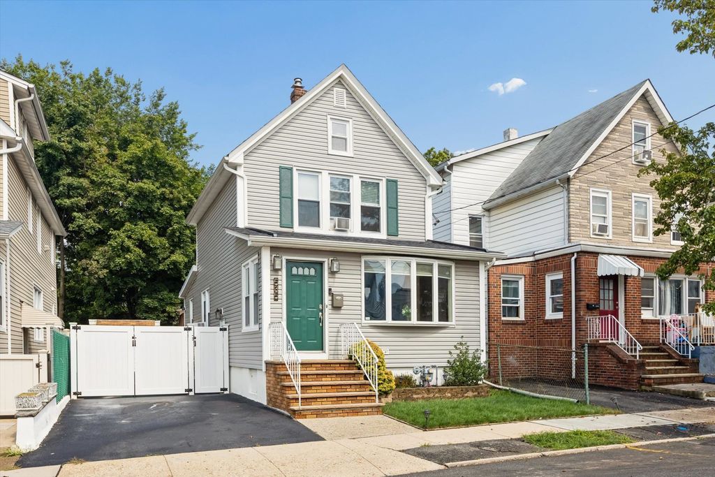 535 FREEMAN ST, Lyndhurst, NJ 07071