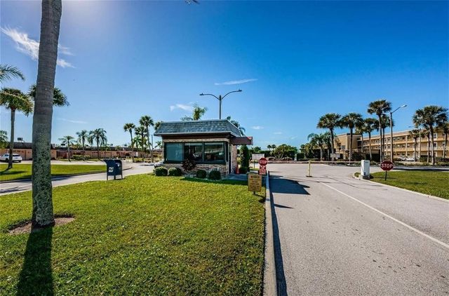 1 BOCA CIEGA POINT BOULEVARD 301, St Petersburg, FL 33708