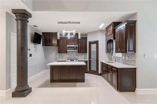815 W Cardinal Avenue, Pharr, TX 78577