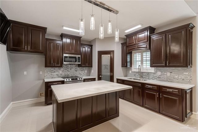 815 W Cardinal Avenue, Pharr, TX 78577