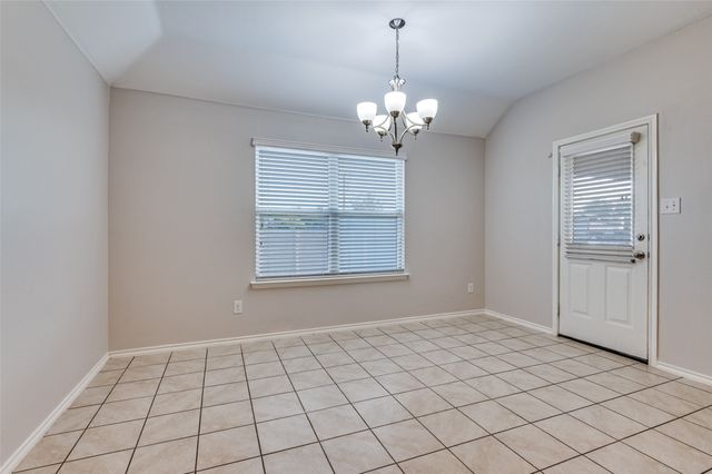 542 Clearlake Drive, Waxahachie, TX 75165