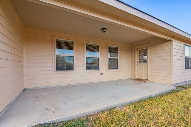 542 Clearlake Drive, Waxahachie, TX 75165