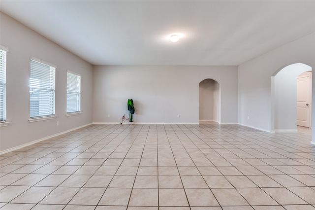 542 Clearlake Drive, Waxahachie, TX 75165