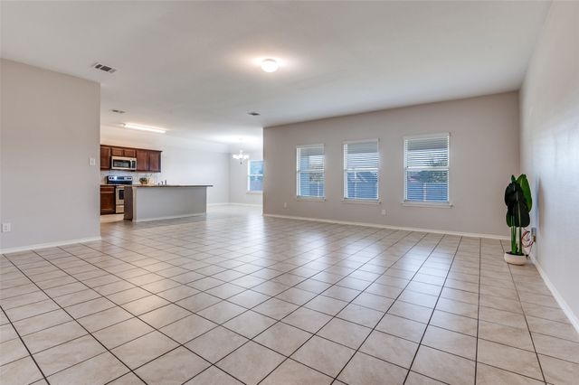 542 Clearlake Drive, Waxahachie, TX 75165