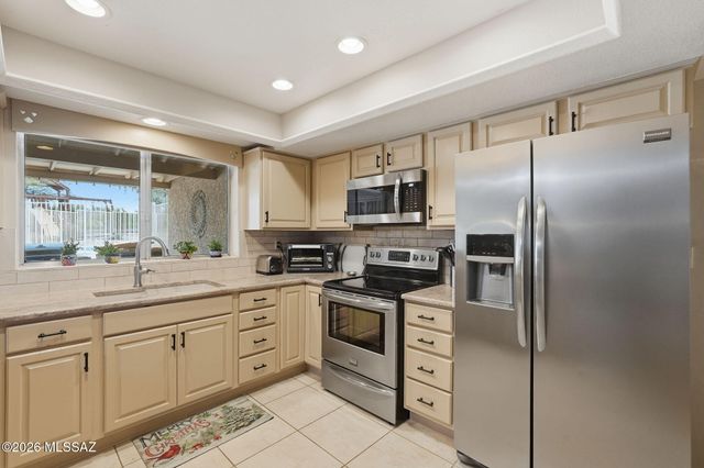 11141 E Escalante Road, Tucson, AZ 85730