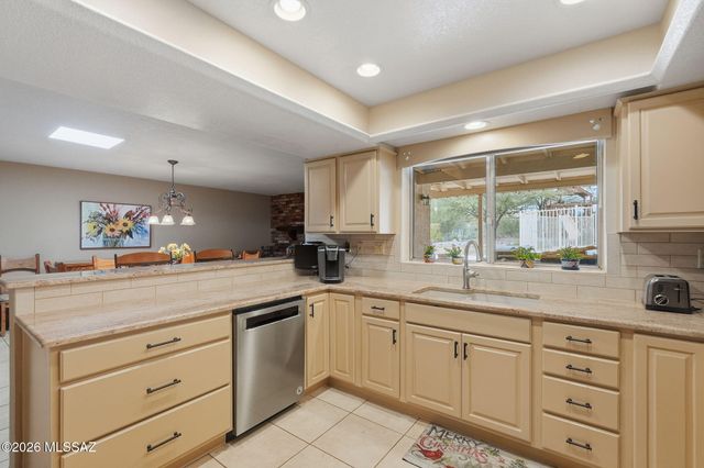 11141 E Escalante Road, Tucson, AZ 85730