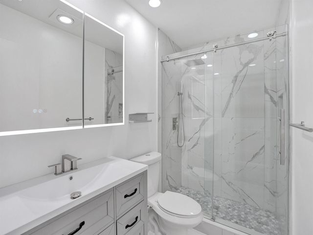 9280 Sabal Ridge Circle B, Boca Raton, FL 33428