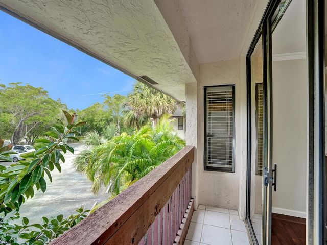 9280 Sabal Ridge Circle B, Boca Raton, FL 33428