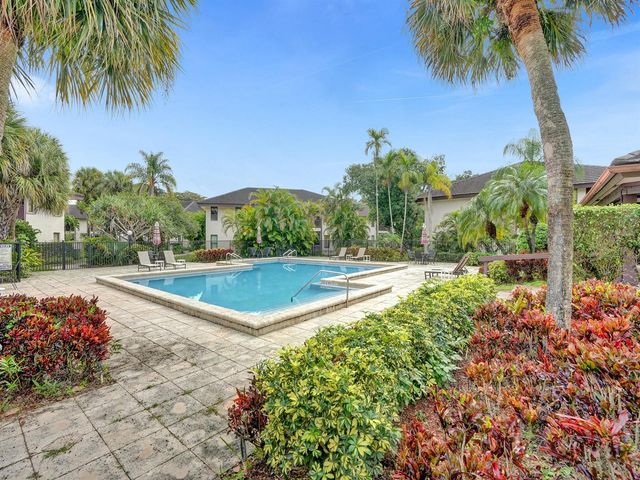 9280 Sabal Ridge Circle B, Boca Raton, FL 33428