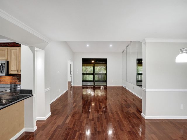 9280 Sabal Ridge Circle B, Boca Raton, FL 33428