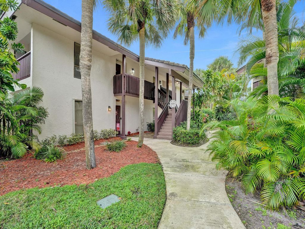 9280 Sabal Ridge Circle B, Boca Raton, FL 33428