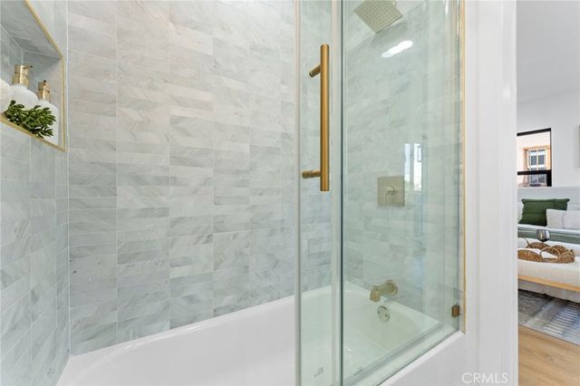 5334 Hillcrest, Los Angeles, CA 90043