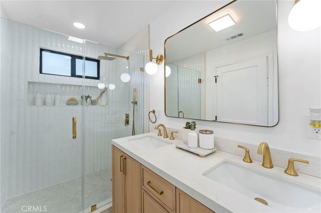 5334 Hillcrest, Los Angeles, CA 90043