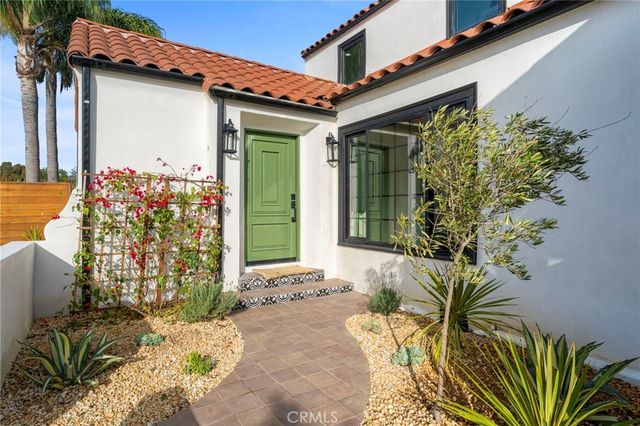 5334 Hillcrest, Los Angeles, CA 90043