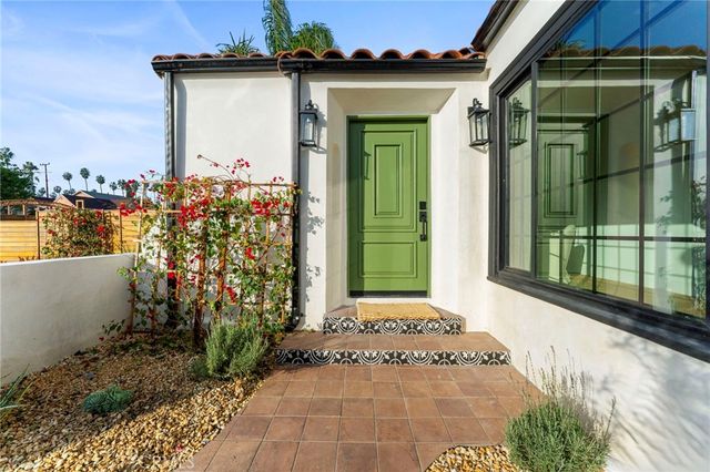 5334 Hillcrest, Los Angeles, CA 90043