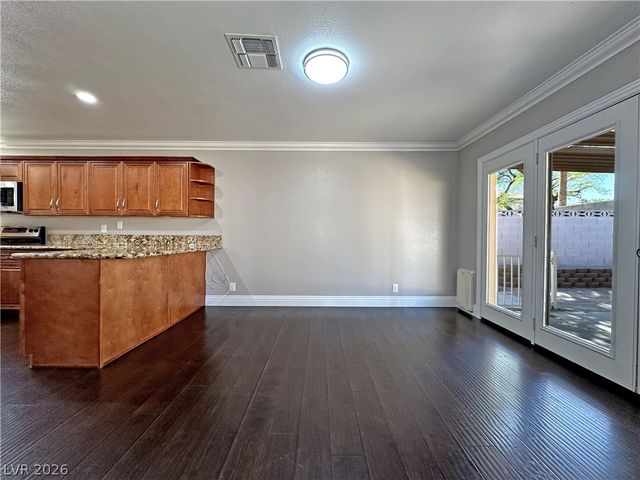 2414 La Casa Drive, Henderson, NV 89014