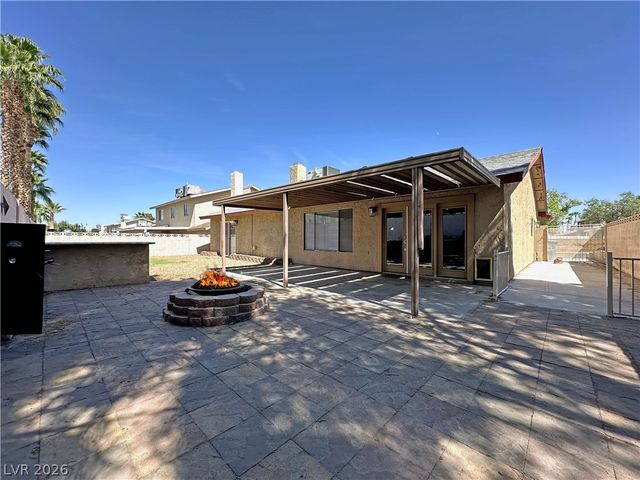 2414 La Casa Drive, Henderson, NV 89014