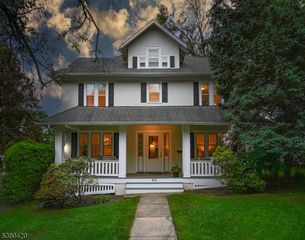 44 Clinton Ave, Maplewood Twp., NJ 07040