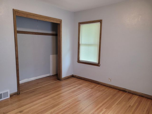985 Bradley Street, Saint Paul, MN 55130