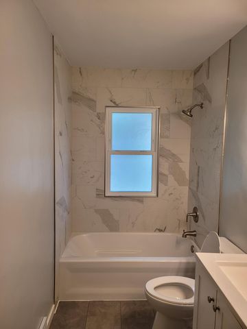 985 Bradley Street, Saint Paul, MN 55130