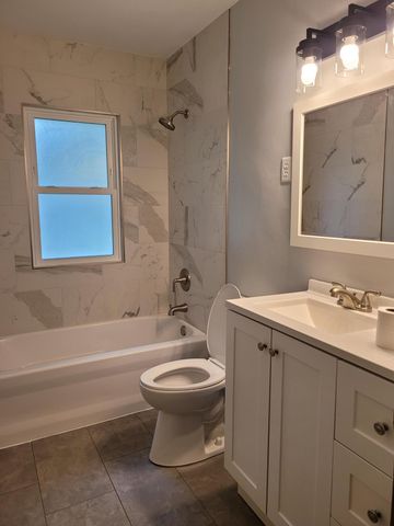 985 Bradley Street, Saint Paul, MN 55130