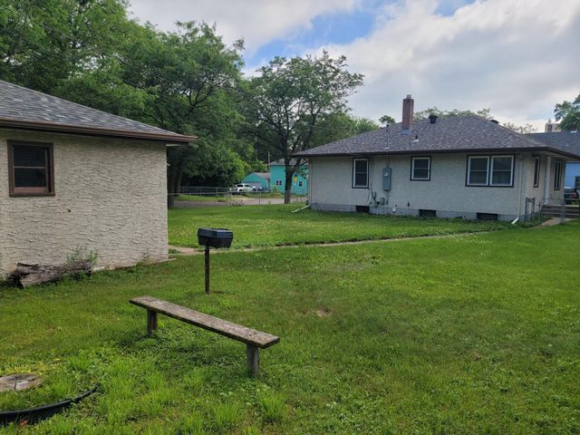 985 Bradley Street, Saint Paul, MN 55130