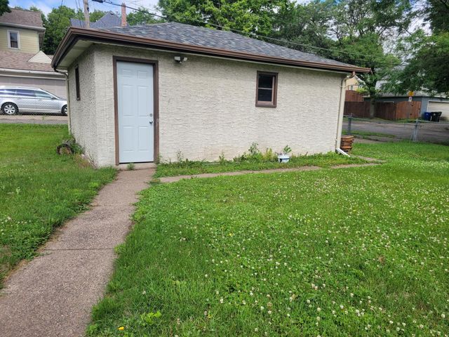 985 Bradley Street, Saint Paul, MN 55130