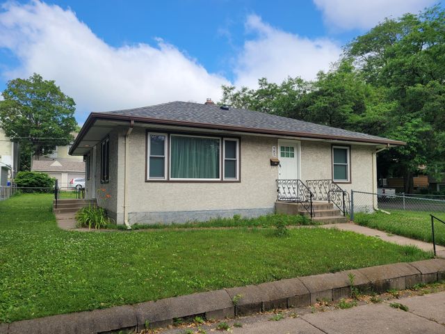985 Bradley Street, Saint Paul, MN 55130