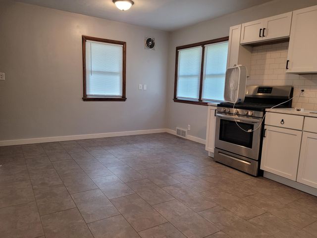 985 Bradley Street, Saint Paul, MN 55130