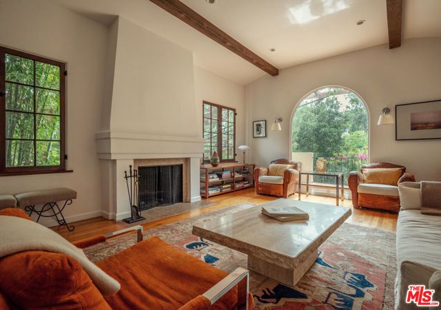 8515 Ridpath Drive, Los Angeles, CA 90046