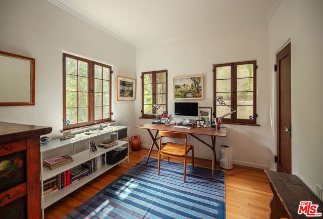 8515 Ridpath Drive, Los Angeles, CA 90046