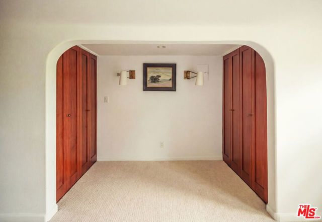 8515 Ridpath Drive, Los Angeles, CA 90046