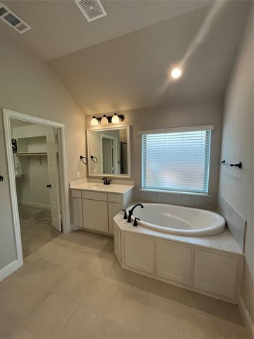 118 Jazlyn Drive, Keene, TX 76059