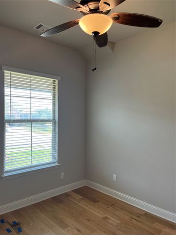 118 Jazlyn Drive, Keene, TX 76059