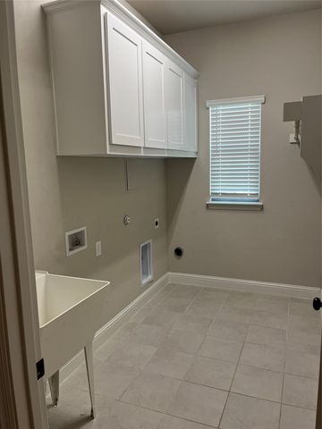 118 Jazlyn Drive, Keene, TX 76059