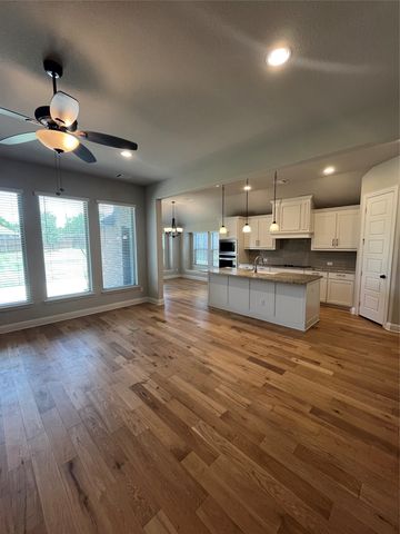 118 Jazlyn Drive, Keene, TX 76059