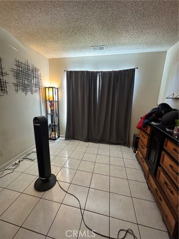 504 S Quince, Bloomington, CA 92316