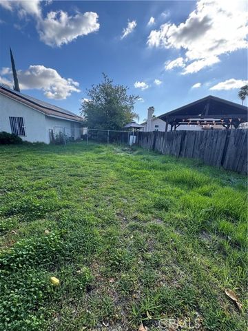 504 S Quince, Bloomington, CA 92316