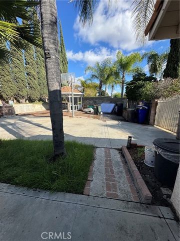 504 S Quince, Bloomington, CA 92316