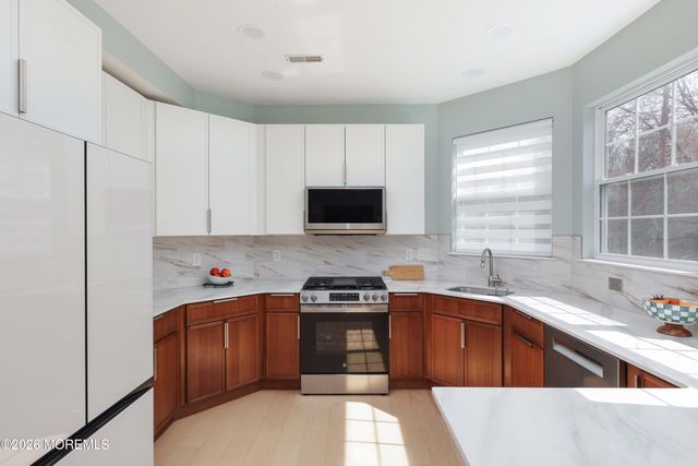 53 Kirschman Drive, Matawan, NJ 07747