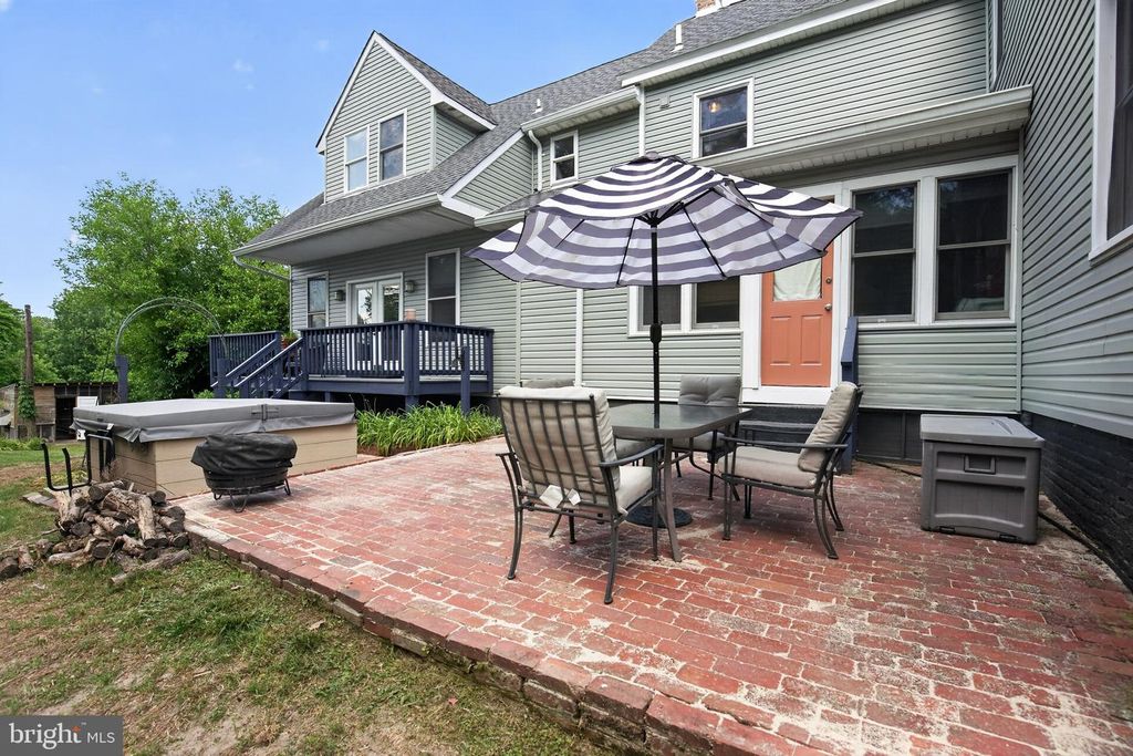 Image 10 of property listing at 2715 LOWER MARLBORO RD, Owings, MD 20736