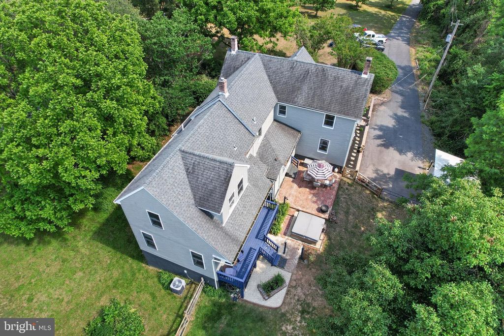 Image 14 of property listing at 2715 LOWER MARLBORO RD, Owings, MD 20736