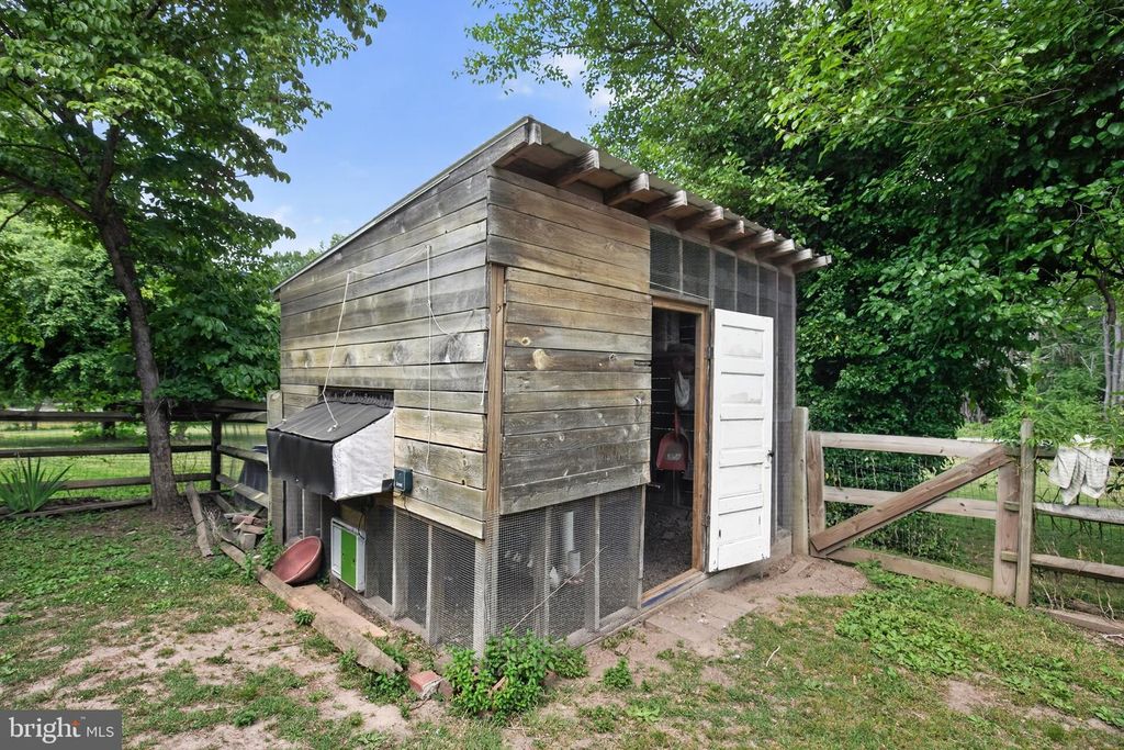 Image 25 of property listing at 2715 LOWER MARLBORO RD, Owings, MD 20736